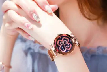 Reloj de Cuarzo para Mujer OLEVS con Diseño de Trébol