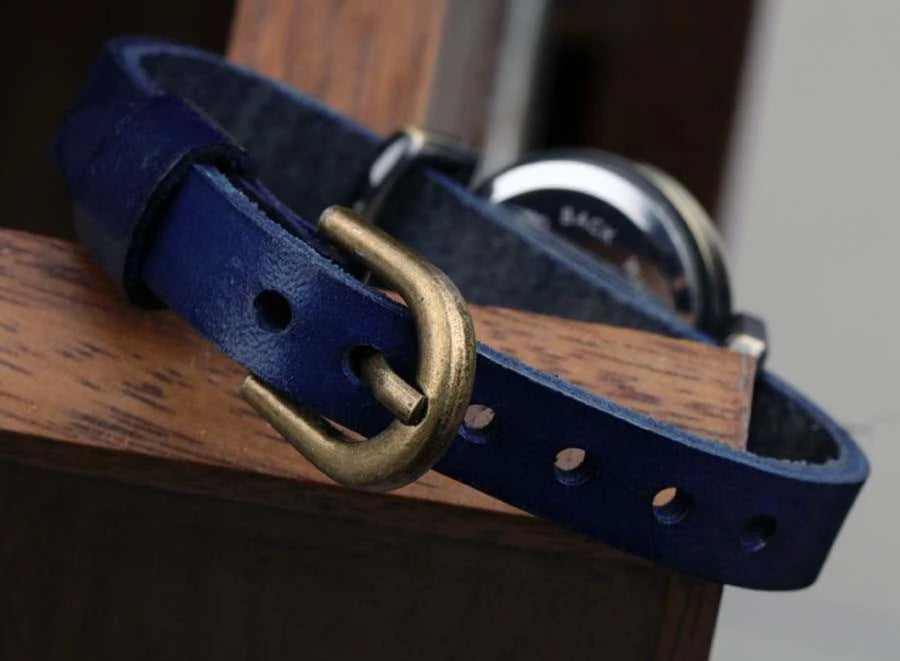 Reloj ROMA Vintage para Mujer – Correa de Cuero y Movimiento de Cuarzo