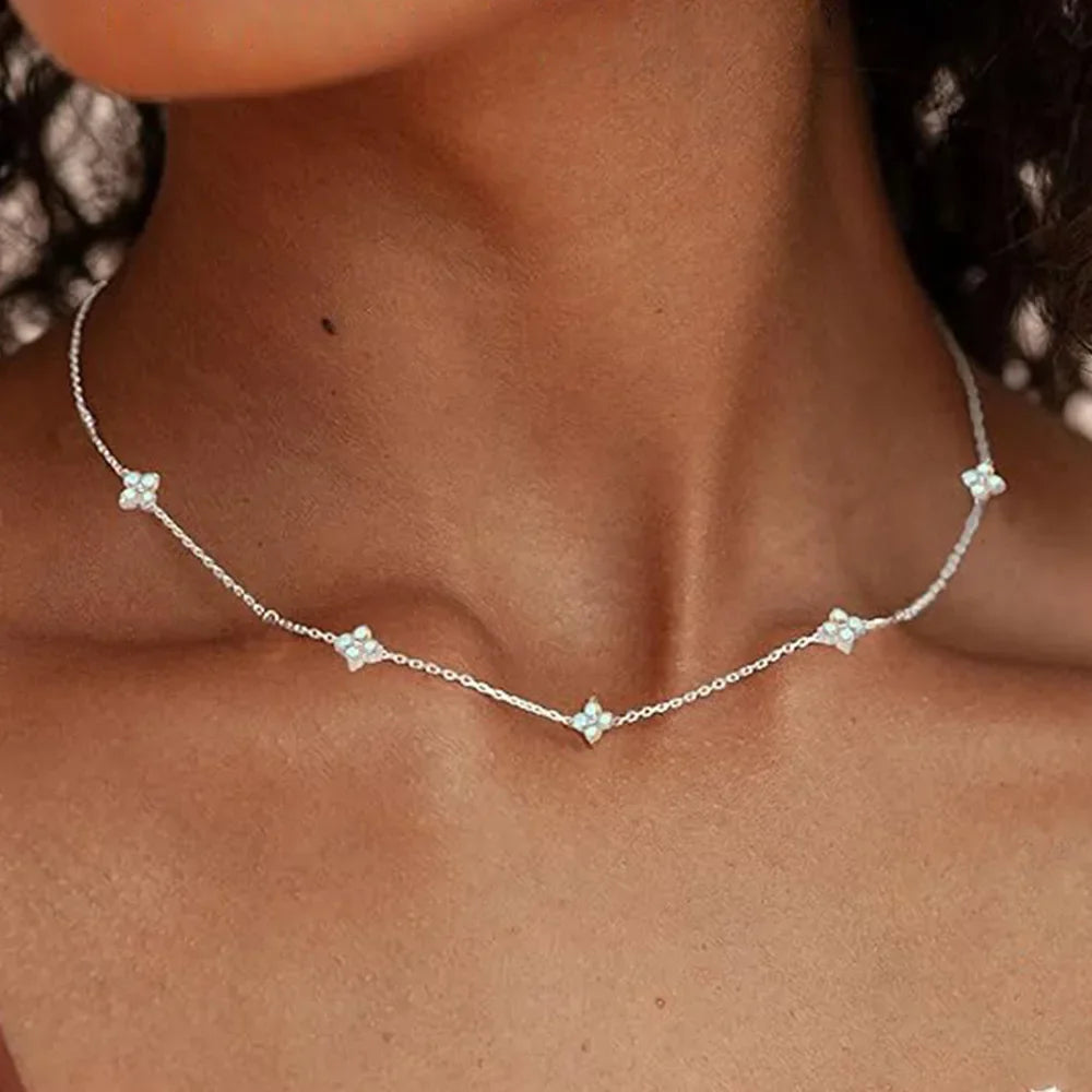 Collar de Plata 925 con Flor de Cuatro Hojas – Ajustable, Lujo y Elegante