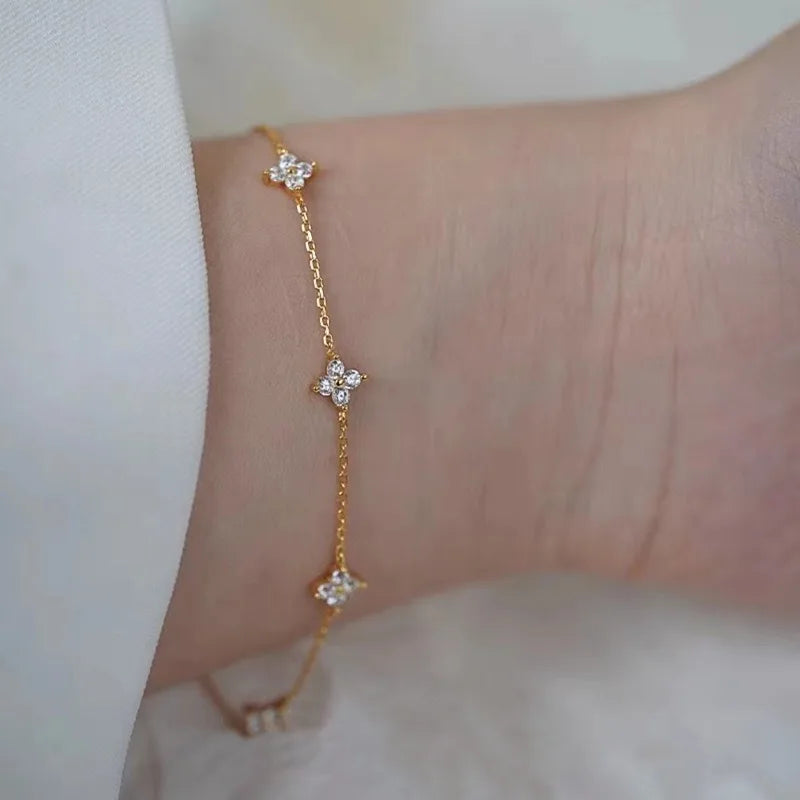 Collar de Plata 925 con Flor de Cuatro Hojas – Ajustable, Lujo y Elegante